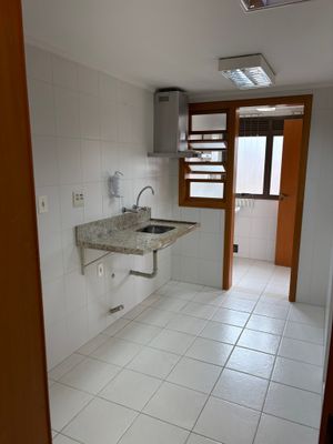 Image 12 - 892521