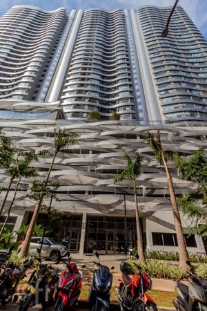 Image 11 - 892528