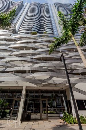 Image 9 - 892528