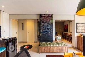 Image 4 - 892532