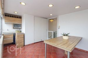 Image 9 - 892538