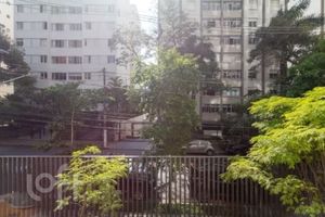 Image 12 - 892556