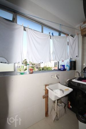Image 7 - 892558