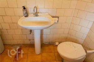 Image 8 - 892560