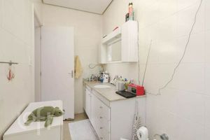Image 39 - 892561
