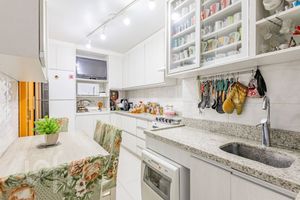Image 3 - 892564