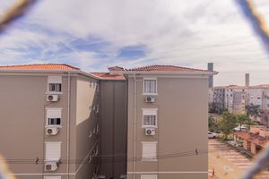 Image 12 - 892572