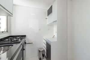 Image 8 - 892574