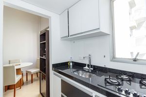 Image 6 - 892574