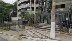 Image 17 - 892582