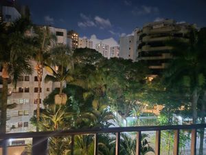 Image 9 - 892582