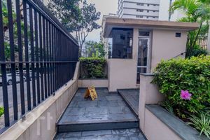 Image 69 - 892589