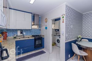 Image 32 - 892589