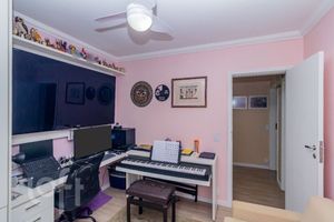 Image 13 - 892589