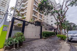 Image 74 - 892589