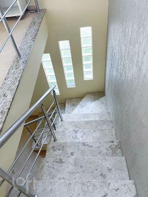 Image 22 - 892595