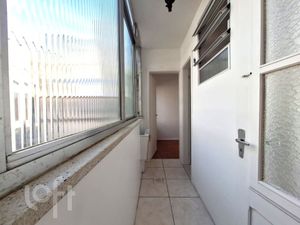 Image 18 - 892599