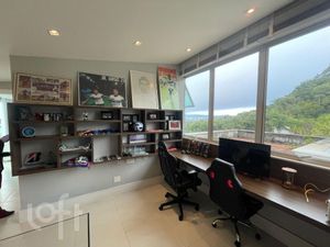 Image 9 - 892602