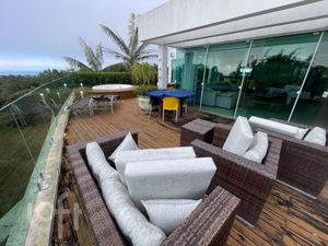 Image 15 - 892602