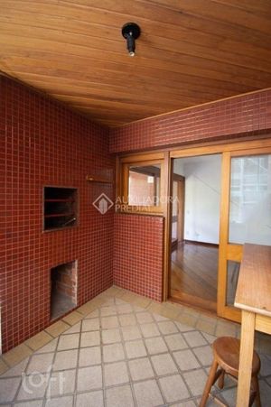 Image 27 - 892617