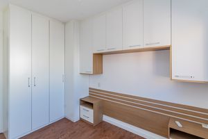 Image 17 - 892621