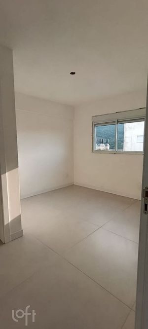 Image 19 - 892651