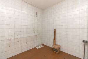 Image 11 - 892653