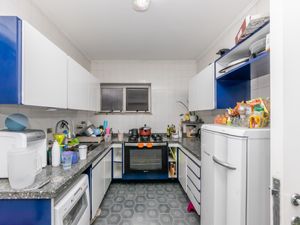 Image 6 - 892658