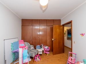 Image 17 - 892658