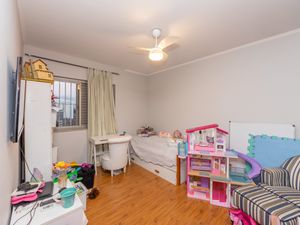 Image 18 - 892658