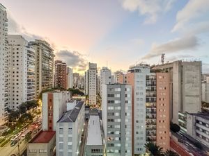 Image 32 - 892658