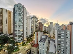 Image 33 - 892658