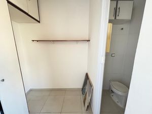 Image 1 - 892660