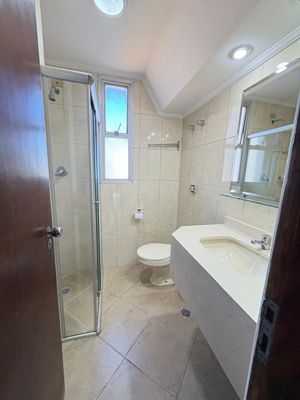 Image 9 - 892660