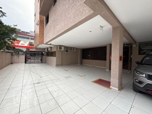 Image 8 - 892663