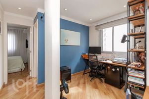 Image 3 - 892672