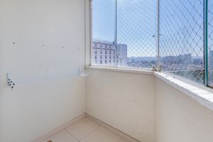 Image 1 - 892675