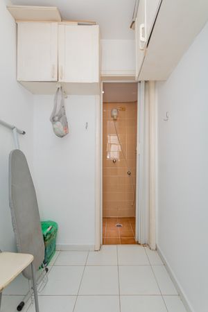 Image 19 - 892675