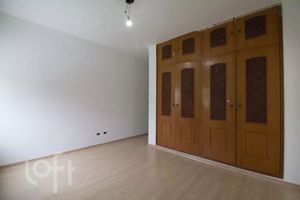 Image 8 - 892676