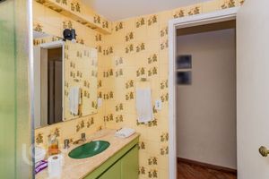 Image 19 - 892677