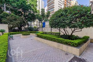 Image 38 - 892677