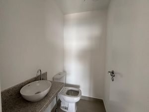 Image 17 - 892679