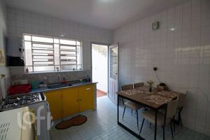 Image 8 - 892680