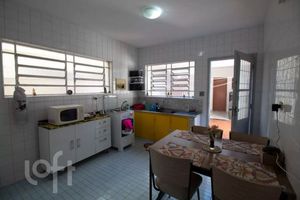 Image 7 - 892680