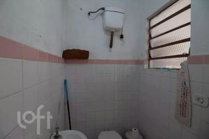 Image 30 - 892680