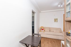 Image 9 - 892682