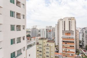 Image 4 - 892682