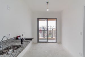 Image 1 - 892687