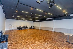 Image 14 - 892696