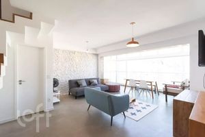 Image 32 - 892704